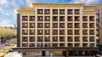 Starway Hotel (Hunchun Eurasia Yanbai Shopping Center European Street Branch) Hotels in 