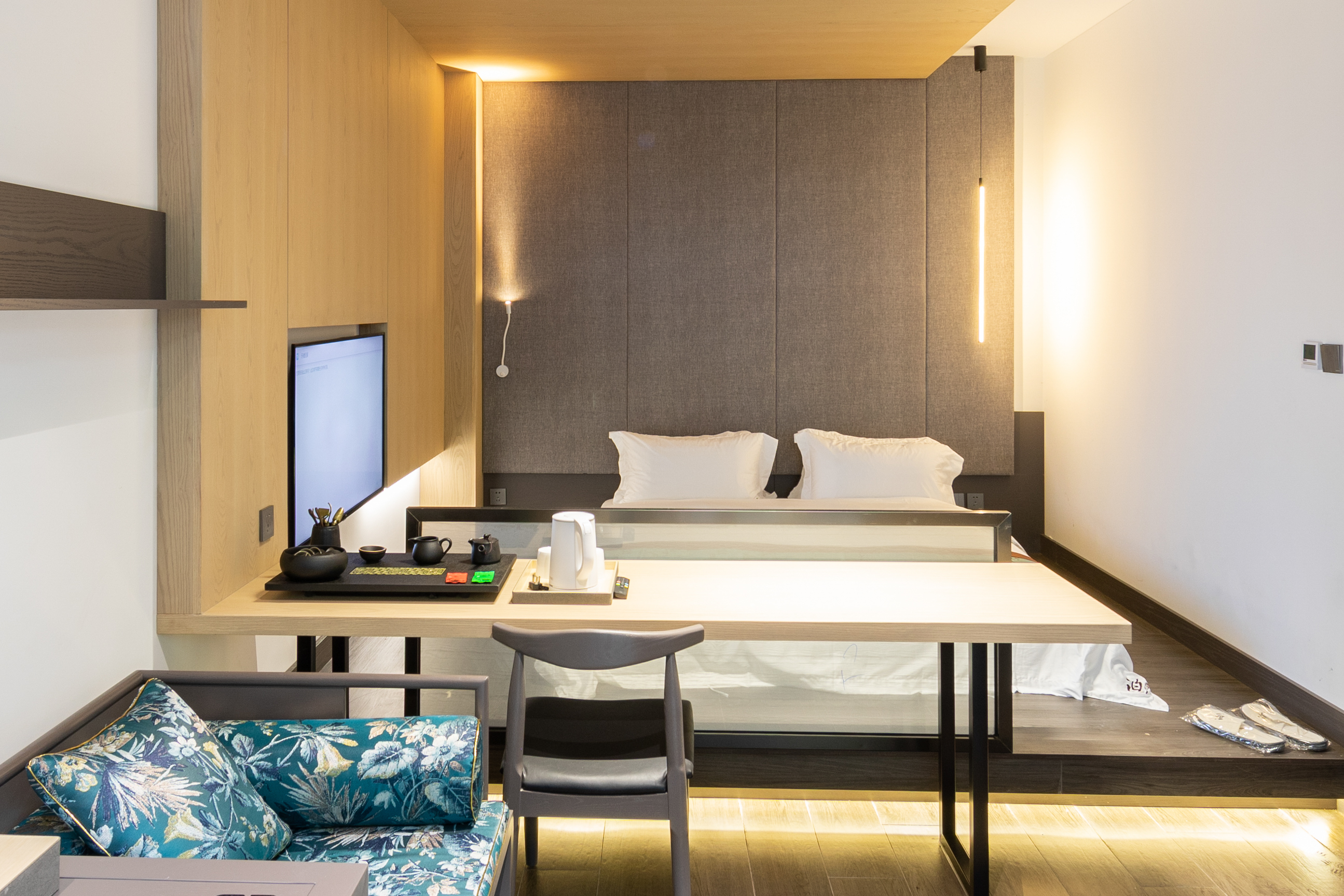 豪华庭院山景大床房