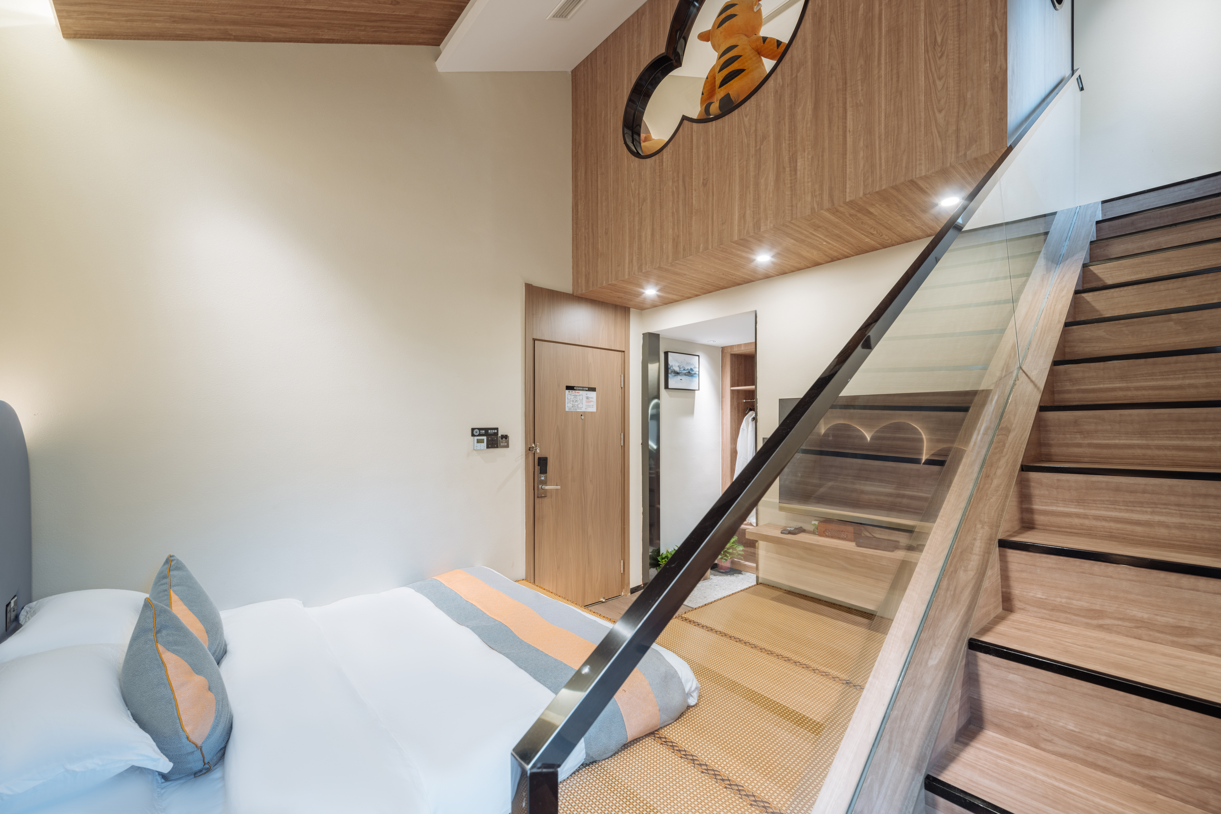 度假别墅包层（远观山景+大草坪+户外帐篷+超大落地窗+品茶+智能客控）