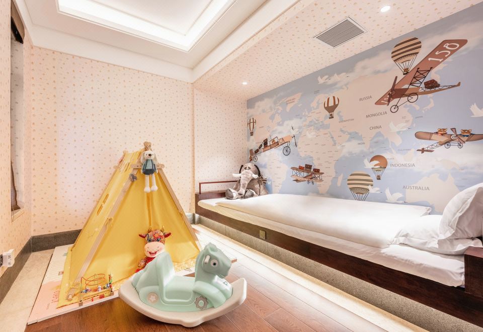 尊享大床亲子房（室内私汤）