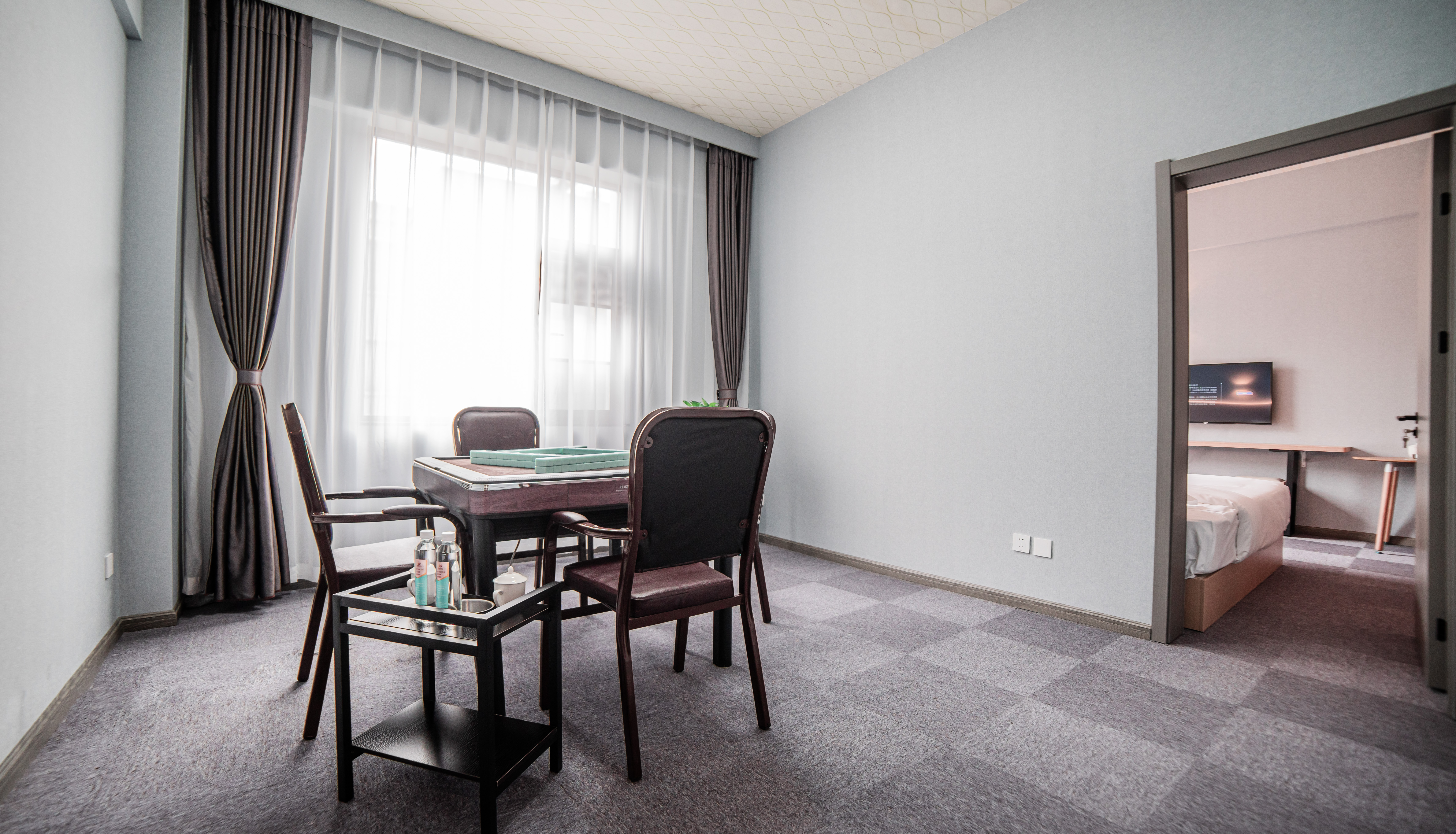 星苑.雀圣豪华棋牌房（零压床品）