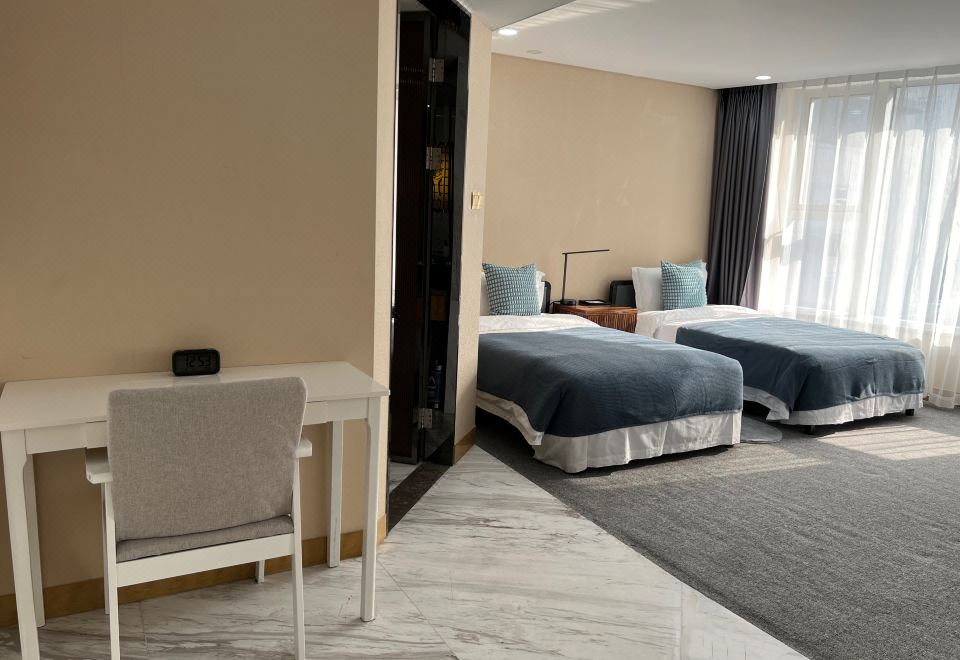 麗雅舒適家庭房（徠芬吹風機）