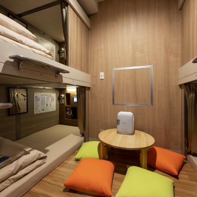 ドミトリー4人部屋(男性専用) 豪華カプセルホテル 安心お宿プレミア名古屋栄店 クーポン