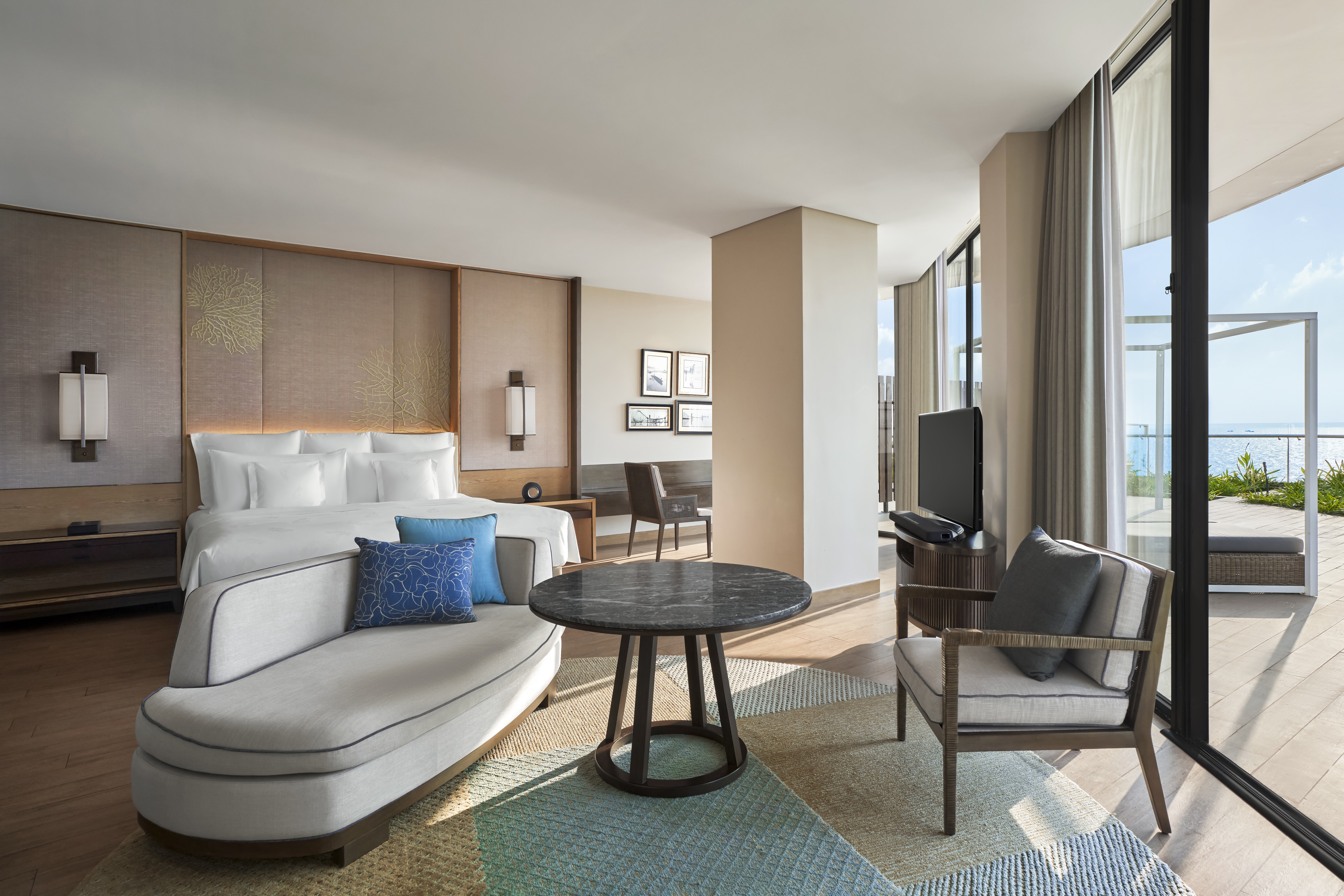 海景精致特大床套房（带露台）