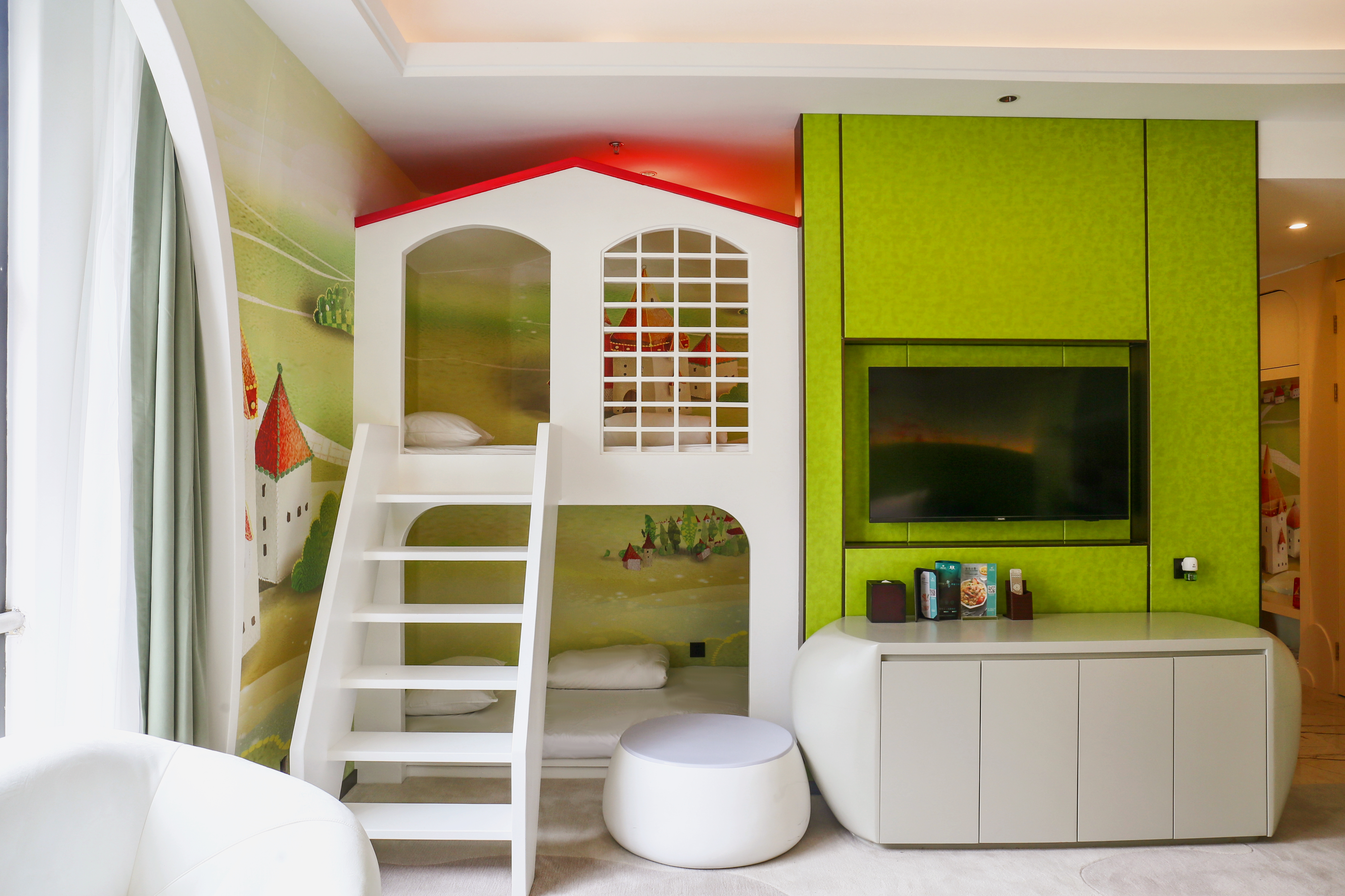 绿野精灵?复式床亲子房