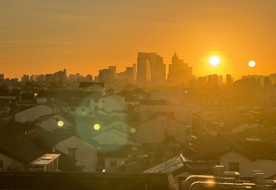 東方之門景觀大床房（可投屏液晶電視）