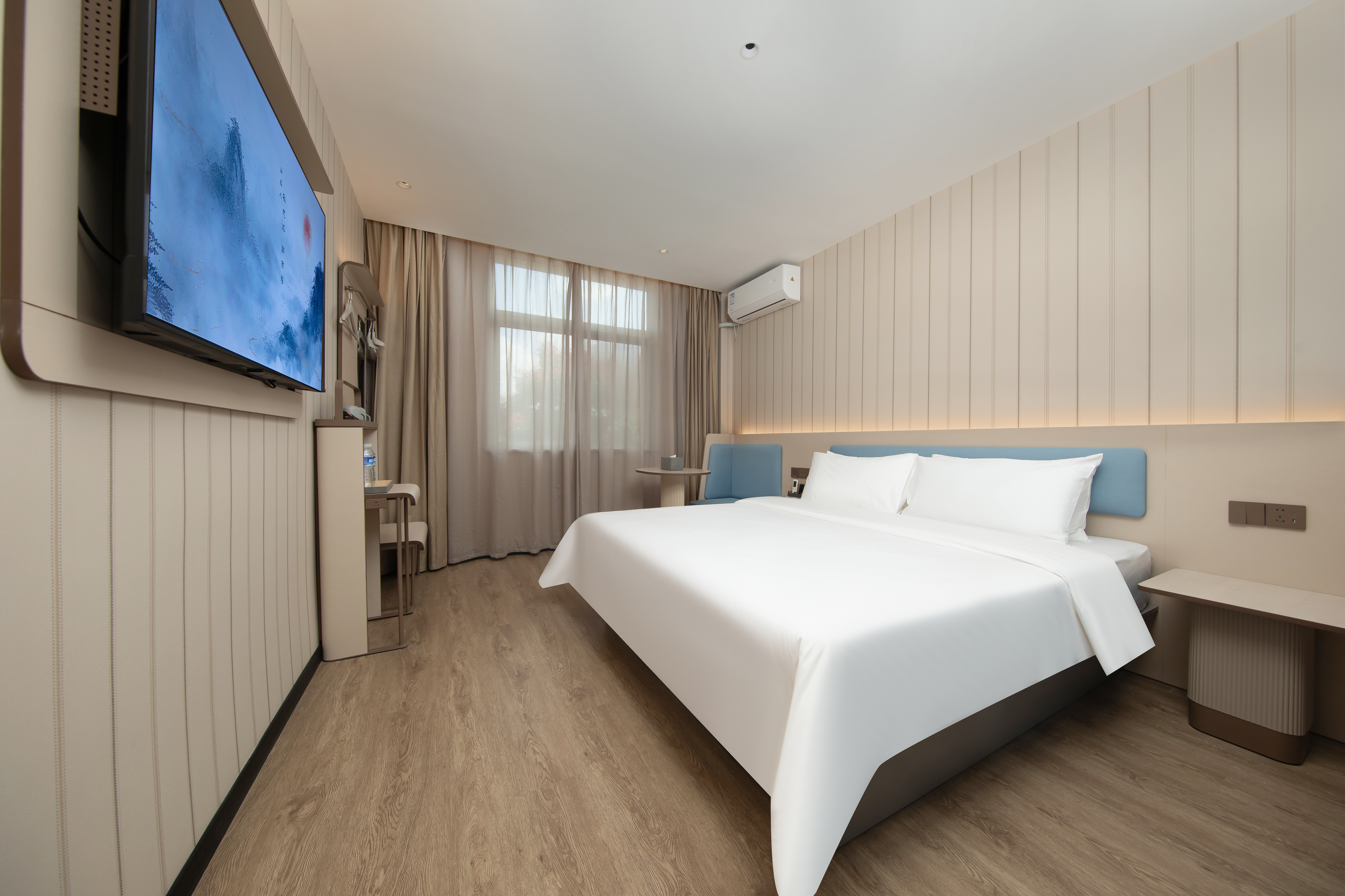 Selected Business Room (Double Bed)