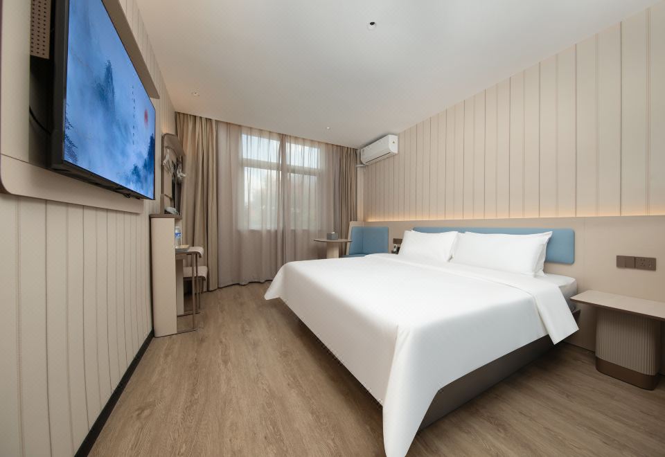 Selected Business Room (Double Bed)