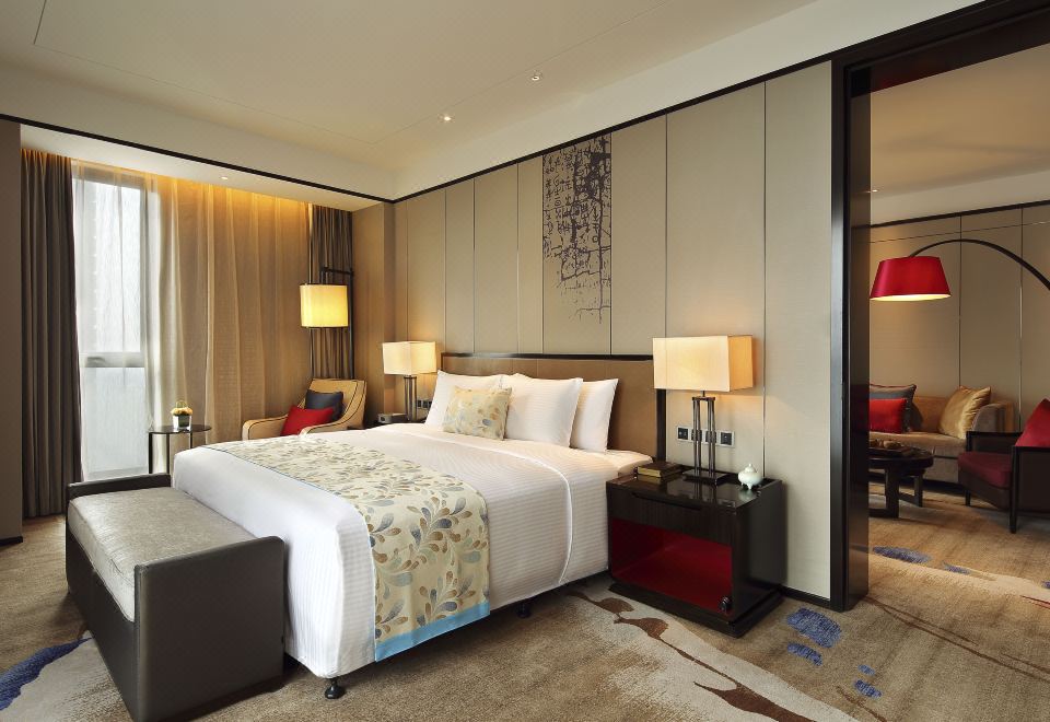 行政套房（独立会客厅+商圈街景）