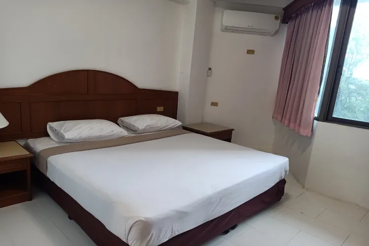 ห้องดีลักซ์ เตียงใหญ่ 1 เตียง