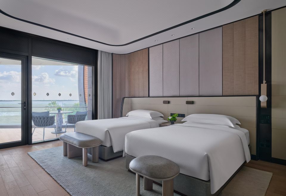 尊享湖景阳台行政房双床