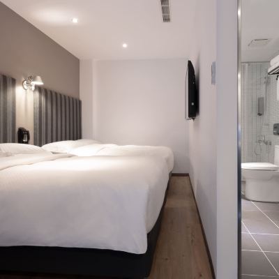 溫馨家庭房 河堤漫旅-高雄站前館優惠