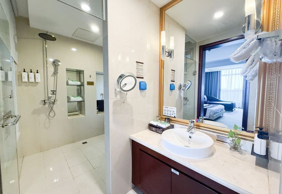 0压按摩床套房（智能马桶+康养小屋+零压按摩床垫）