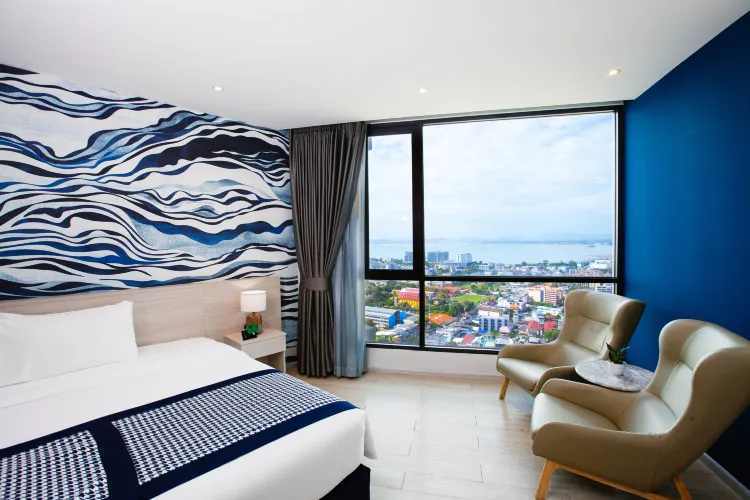 Grand Deluxe Room With Harbour View And Bathtub