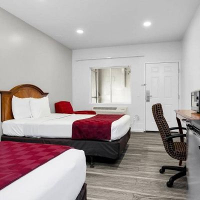 2 Queen Beds |ADA/RI Shower/Non-Smoking Rodeway Inn & Suites San Francisco-Great Highway Promo Code