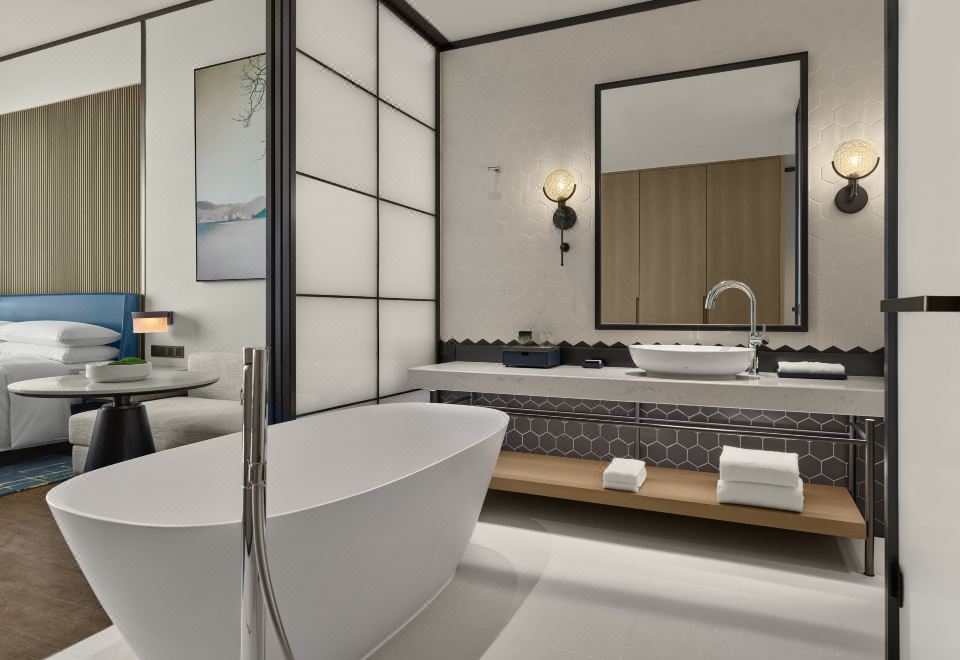 湖景豪華大床房