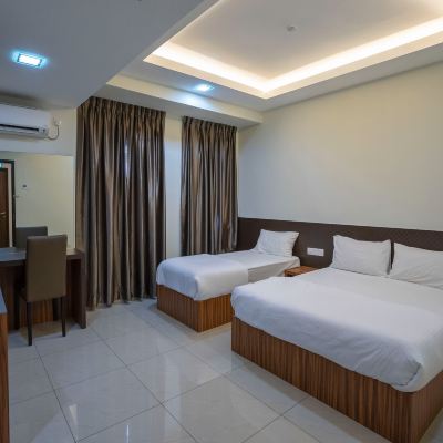 Deluxe Triple Kupon Hope Hotel