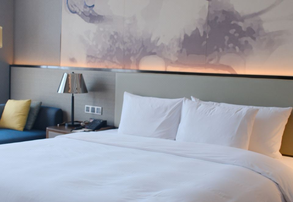 雪凌豪华城景大床房