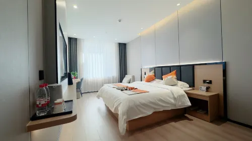 Jishi  Mountain Silk Road Mingting Hotel