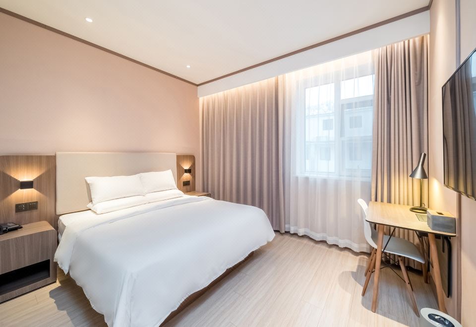 HanTing Hotel (Beijing Qianmen Street)Superior Queen Room