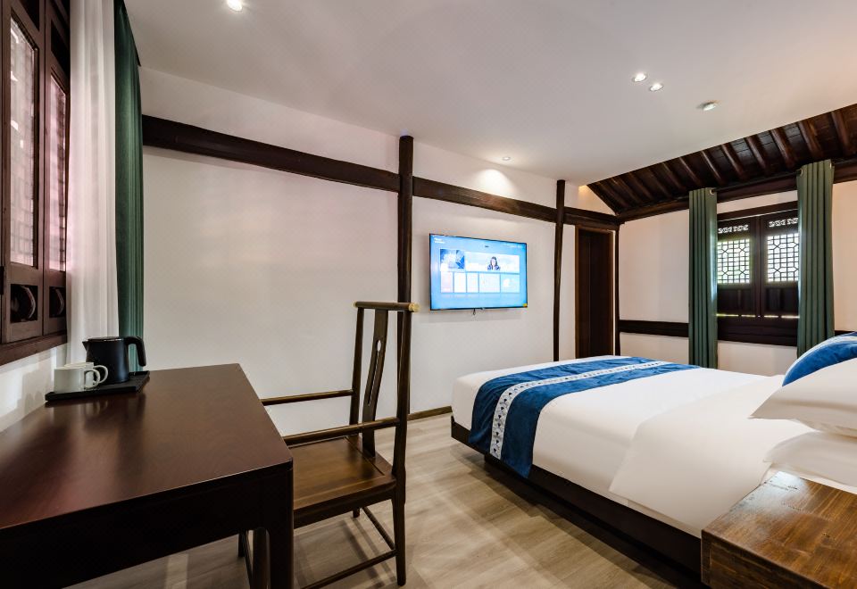 Floral Lux Hotel·Guxi B&B (Keyan Scenic Area Keqiao Ancient Town) Smart Room - River-View (Double bed) (Bathtub)