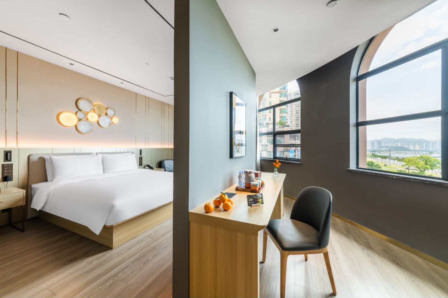 日月贝海景行政大床房（智能客控+冰箱＋65寸电视）