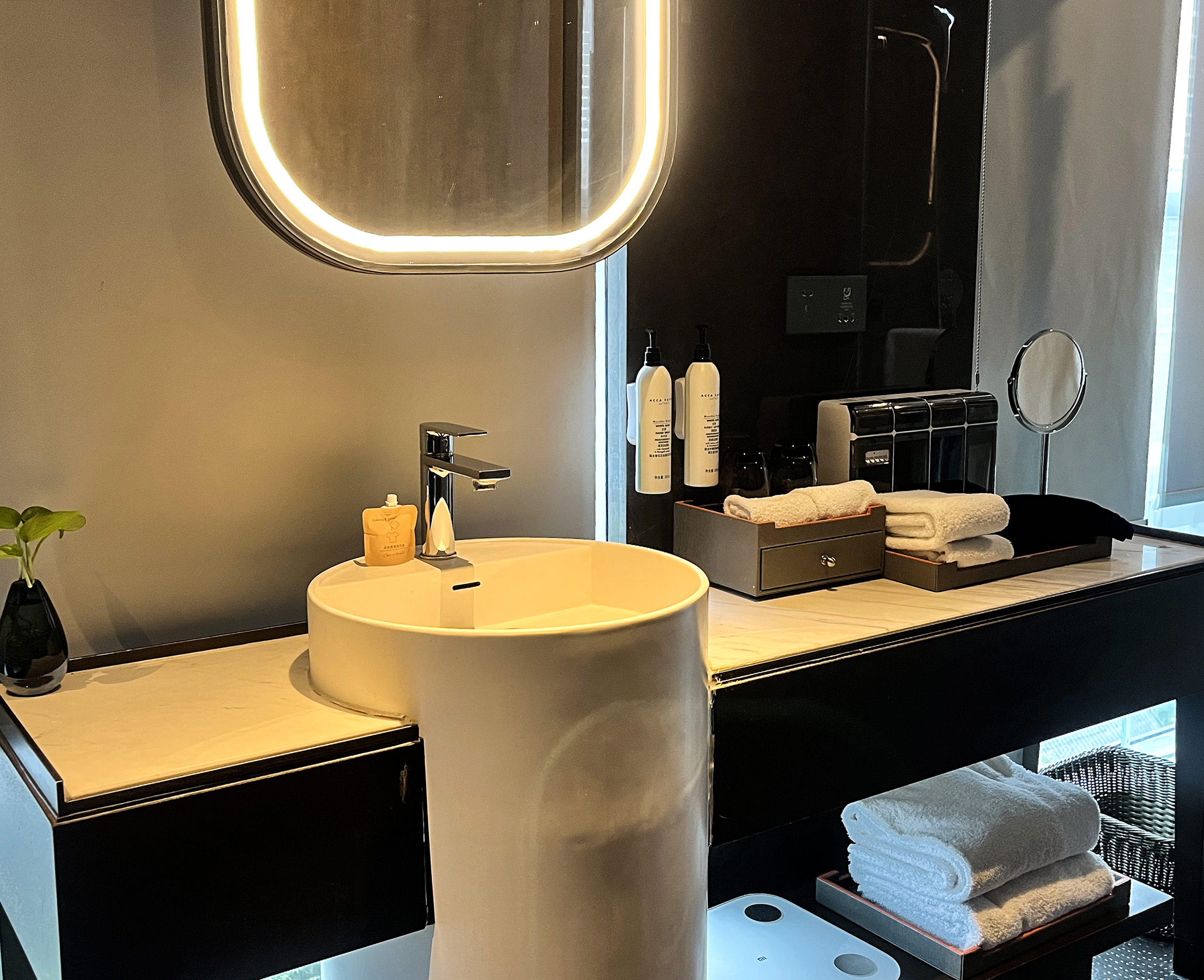 高级大床房（金可儿床垫+Acca Kappa洗护+迷你冰箱）