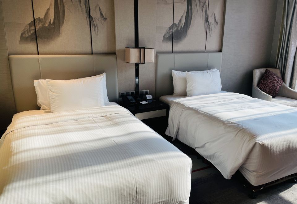 豪華雙床房（超大浴缸+高端品牌床墊）