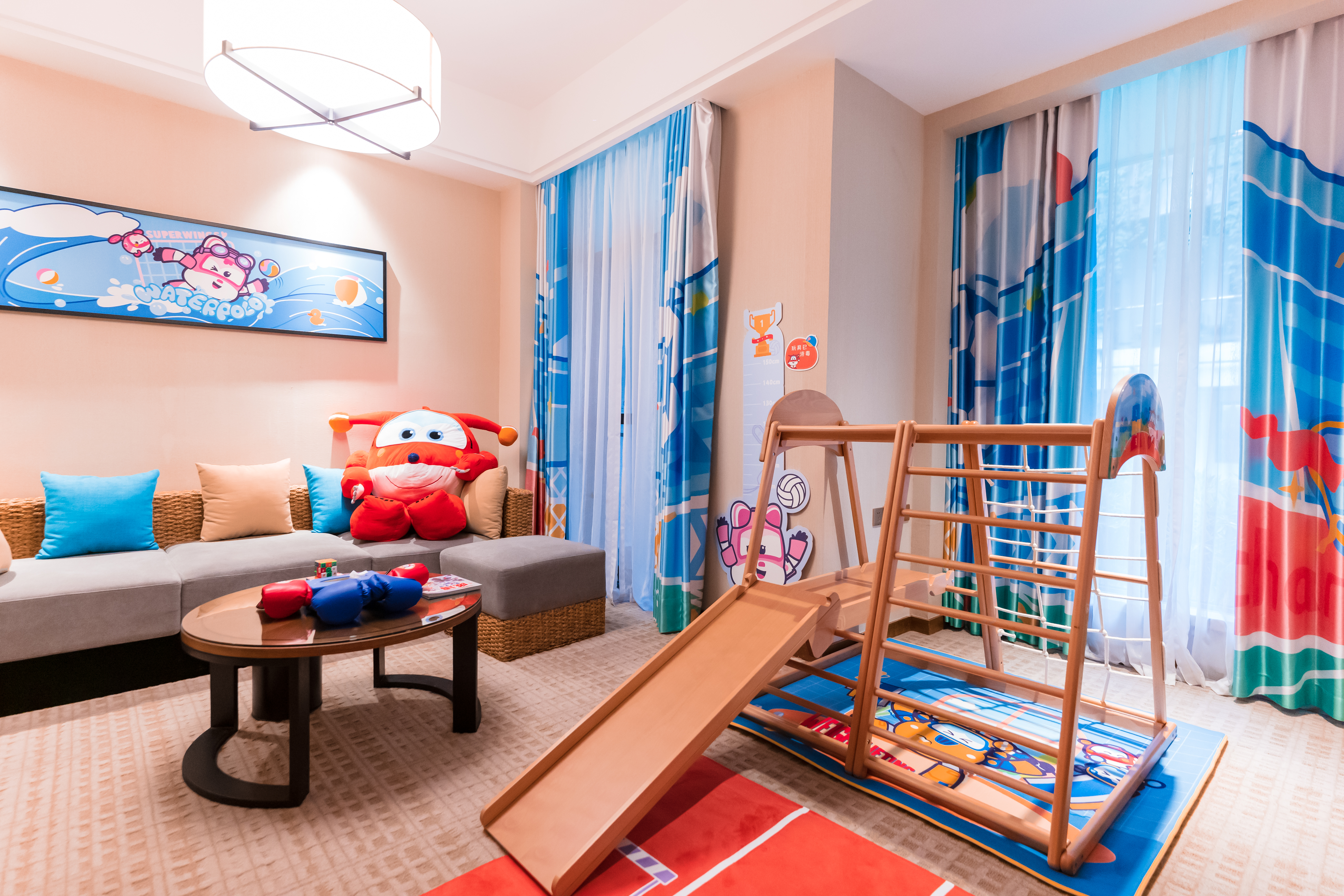 Super Wings Sports Theme Twin Room (East Building)