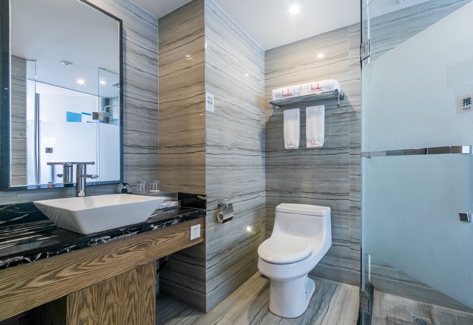 Hello Hotel (Chengdu Shuangliu International Airport) Deluxe Twin Room