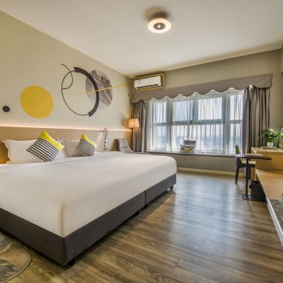 豪華大床房 安謐度假飯店（廣州文旅城白雲機場店）優惠