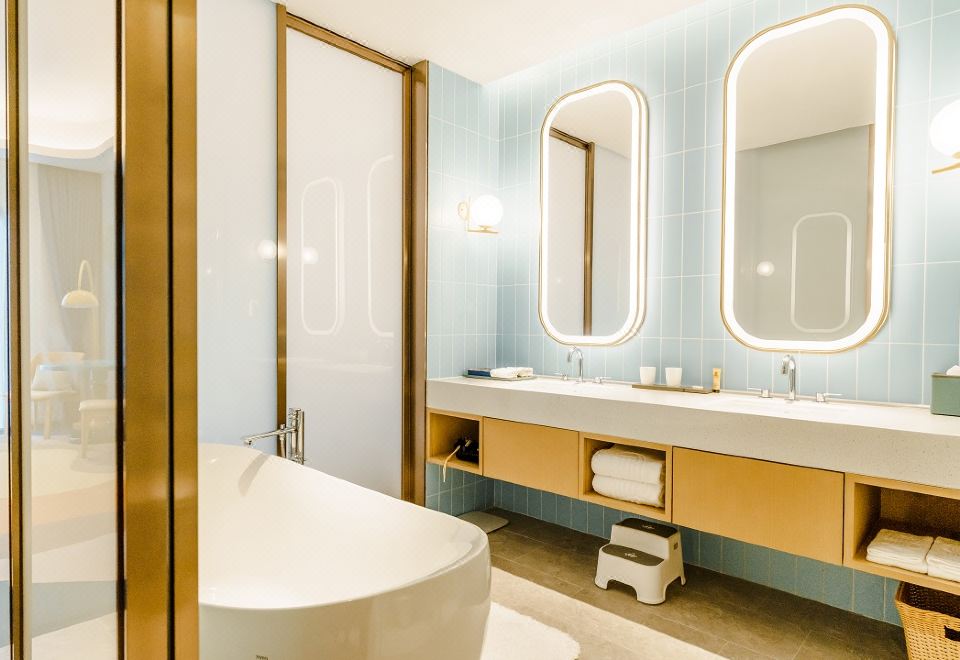 城景阳台大床房