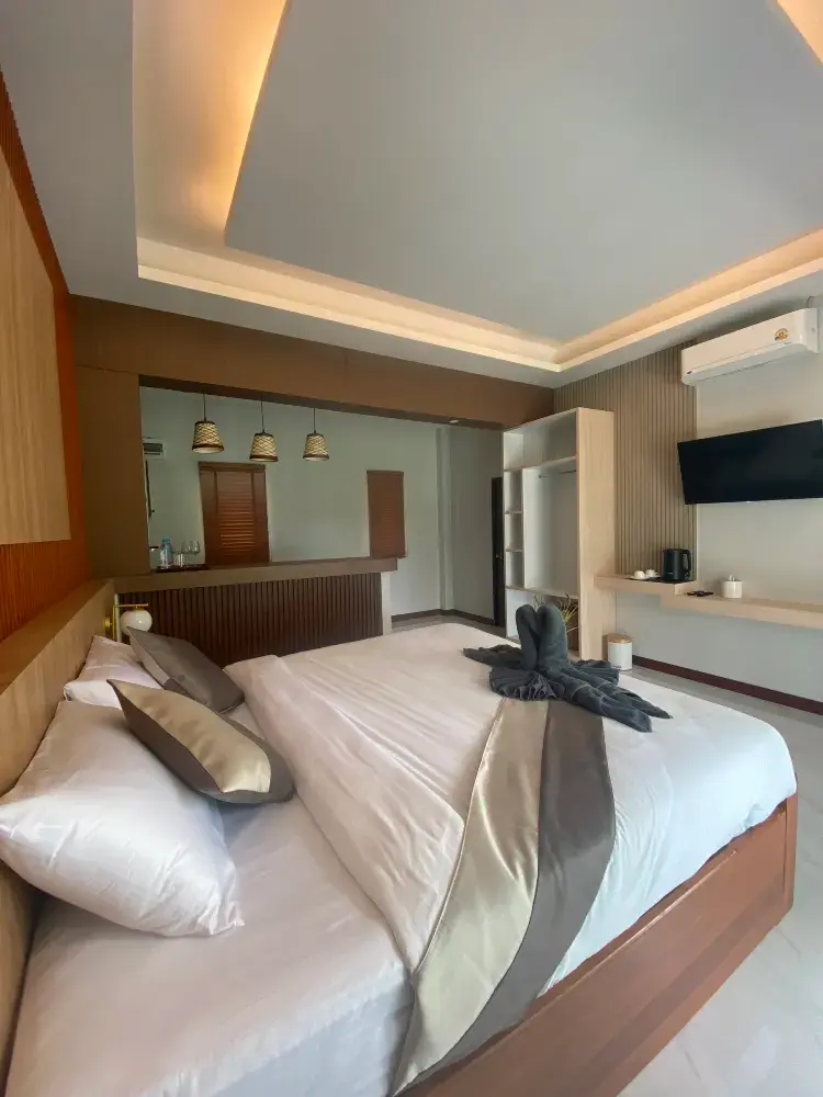 เตียงคิงไซส์มีระเบียงหน้าห้อง