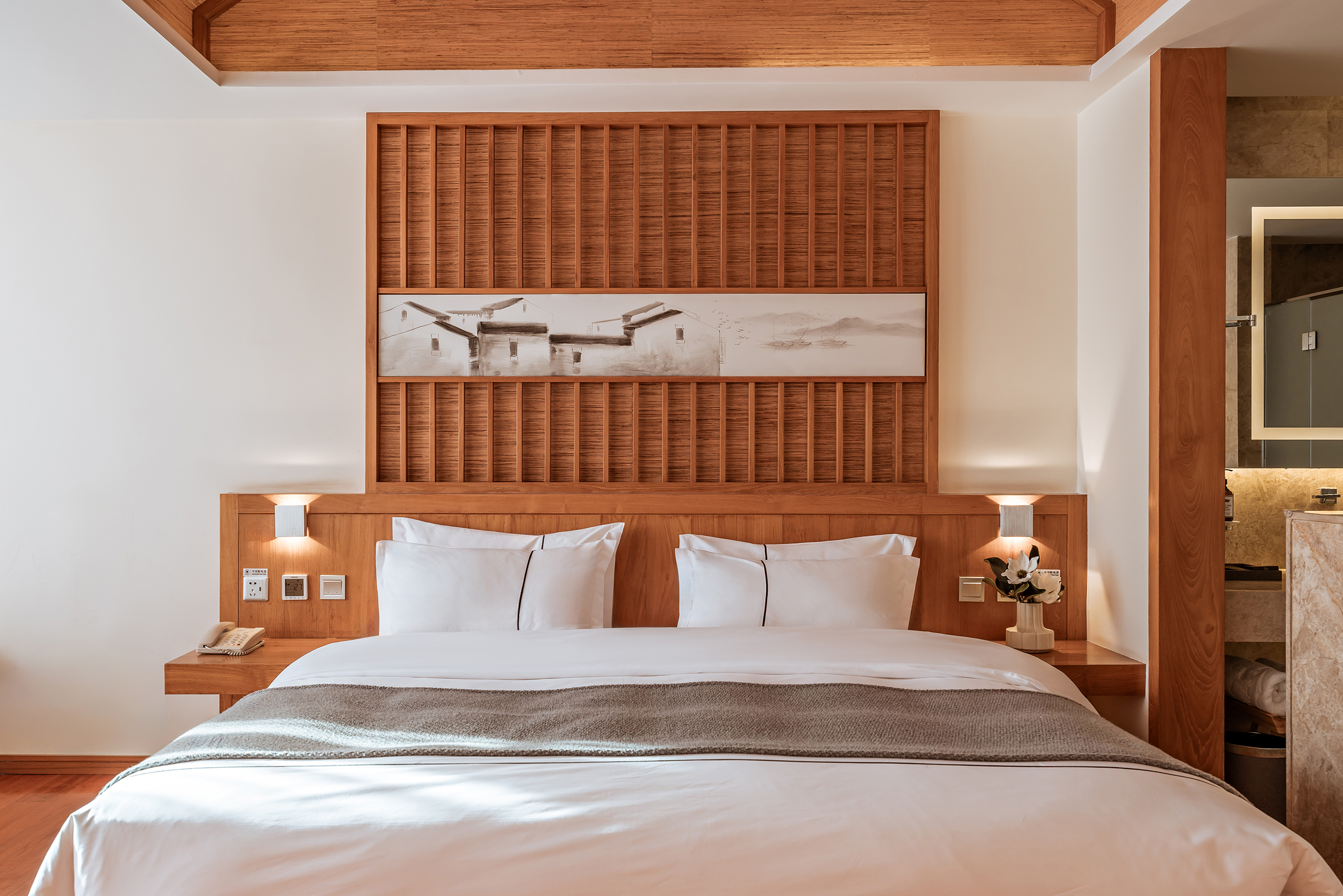 樱花·阳光风情榻榻米房【 KOHLER衞浴 / 舒享深泡浴缸 / 丝涟深睡床垫 / 双人超大榻榻米 / MINI吧 畅饮】