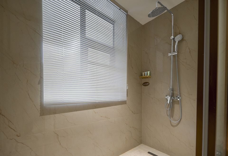 Jiuzhaigou Licheng Huating ResortDeluxe Family Room