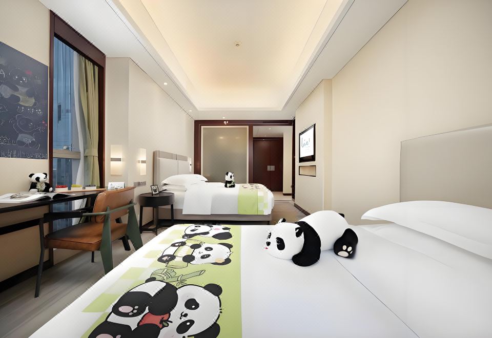 Lia! By Minyoun Chengdu Rezen Hotel (Chunxi Taikoo Li Store)Enjoyable Family Room (Double Bed + Single Bed)