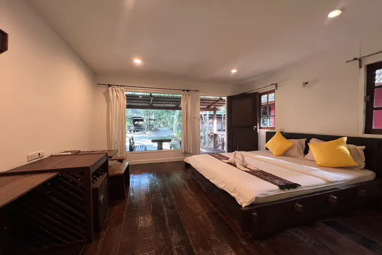 ห้องมาตรฐานพร้อมเครื่องปรับอากาศ(เตียงคิงไซส์)