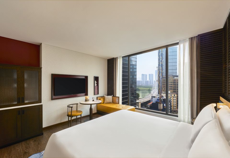 橋景標準間 （King Standard Ba Son Bridge View）