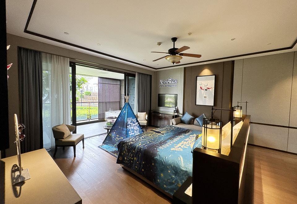 豪华园景萤火虫主题大床套房