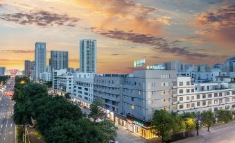 City Comfort Inn (Beihai Rt Mart High-speed Railway Station Store) - Housity