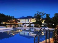 Yuexi Peninsula Resort Hotels in Honghu