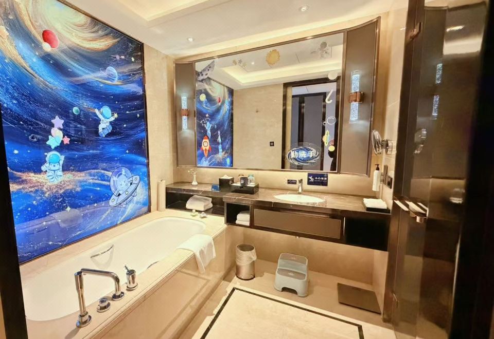 Wanda Realm JinhuaSTAR Family Room (Space Capsule)