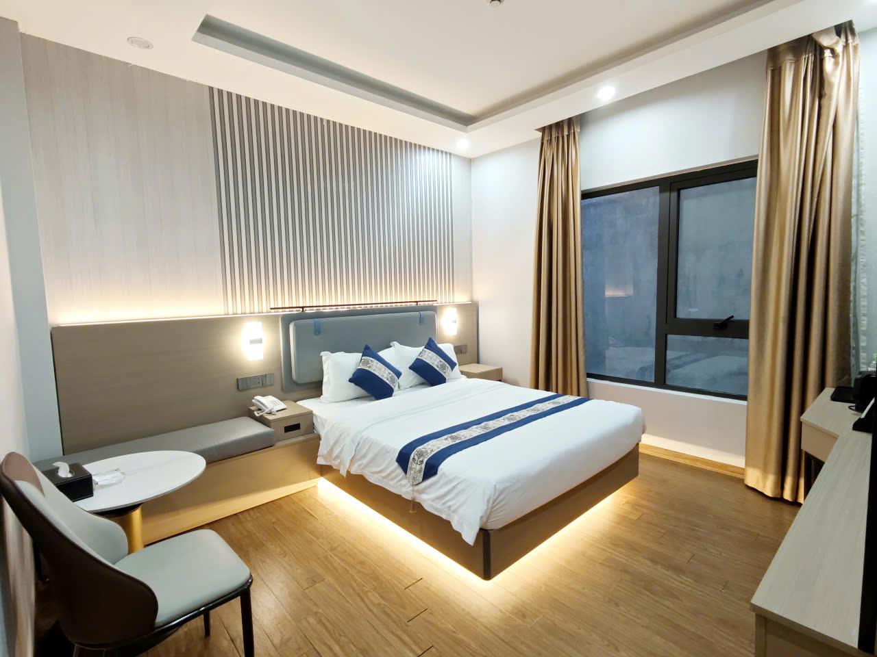 4 MÙA HOTEL - Giá cả và Ưu đãi 2026, Võ Cường