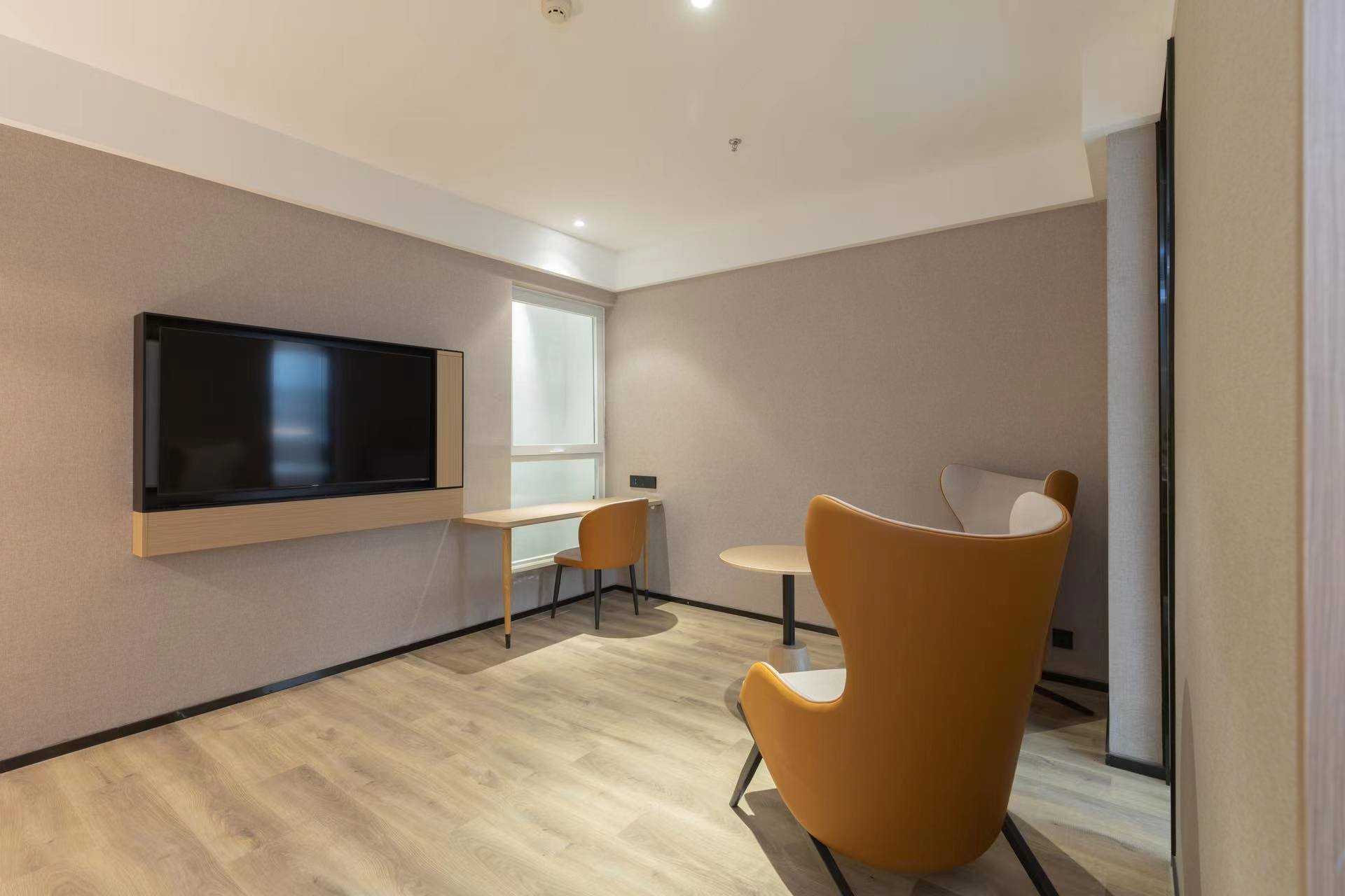 套房（可投屏55寸电视+喜临门床垫+自助洗衣+小冰箱）