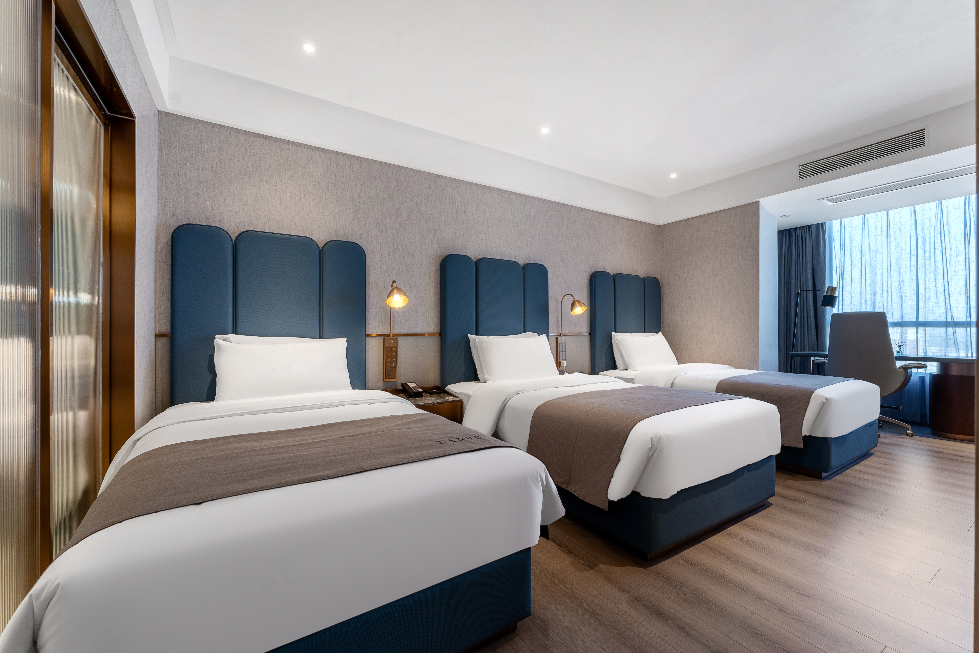 兰艺豪华三人房（全屋智能语音控制+高空城景+会客厅）