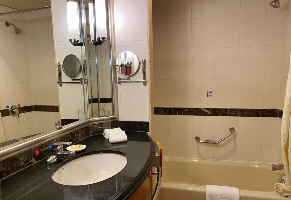 Jianguo Garden Hotel BeijingConnecting Room