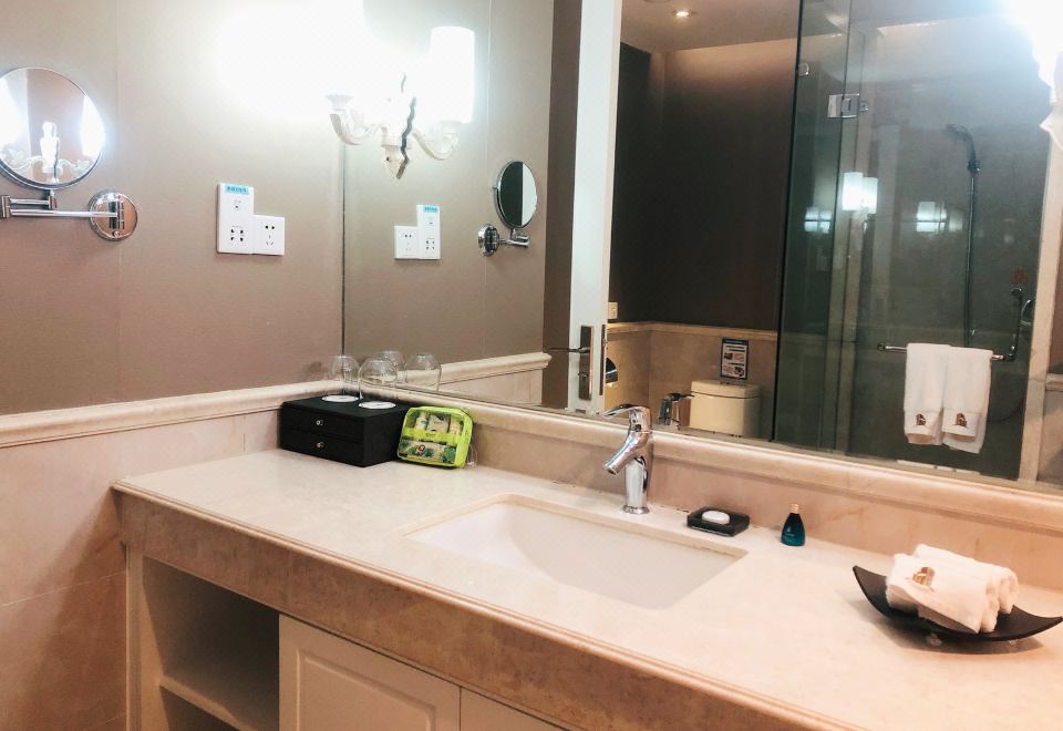 小熊尼奧親子雙床房