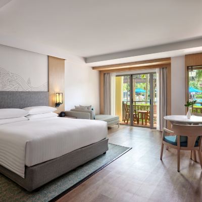 大型客房池景特大床（帶露台） 普吉島美林海灘萬豪度假飯店優惠