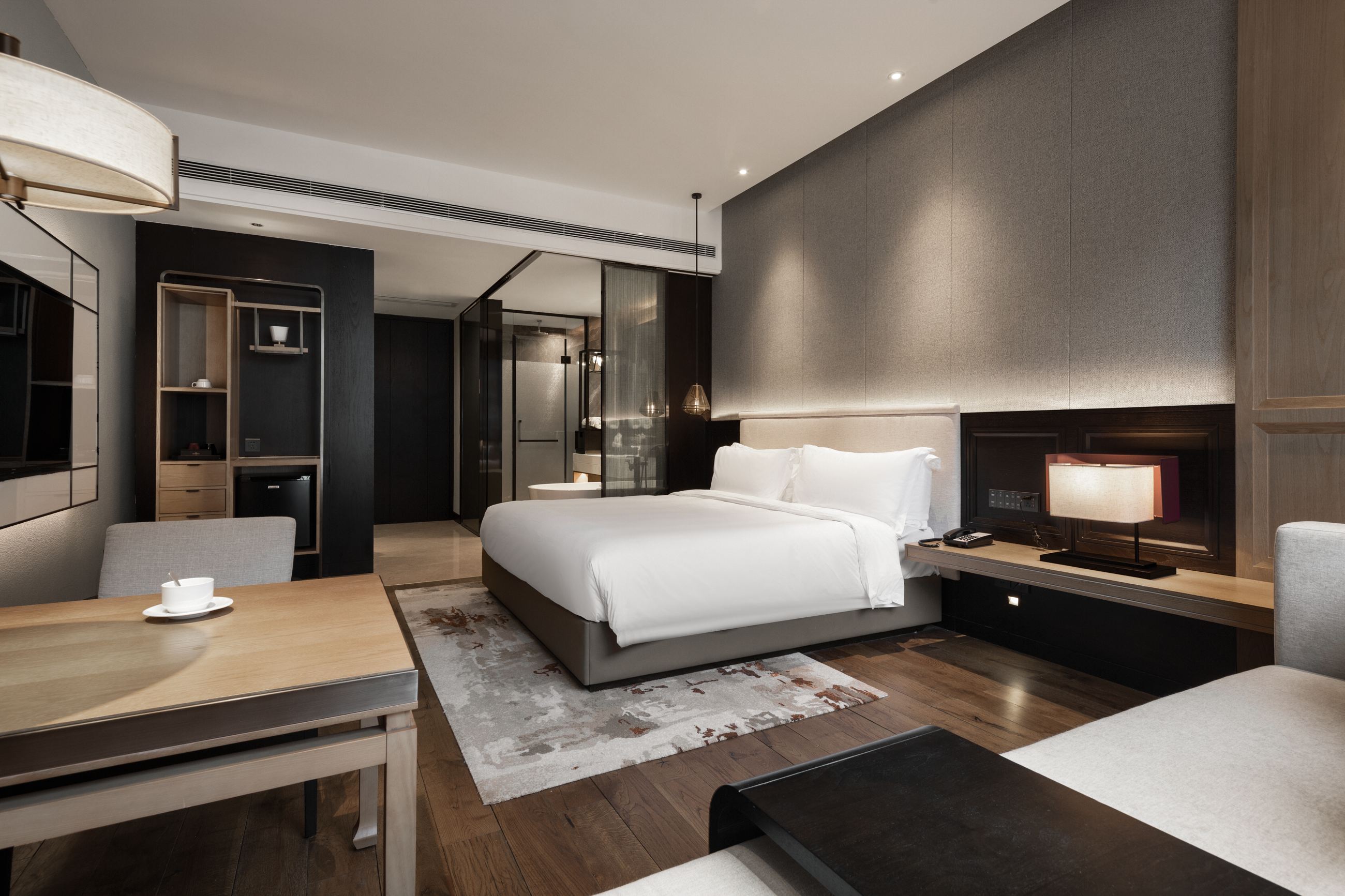 豪华河景大床房