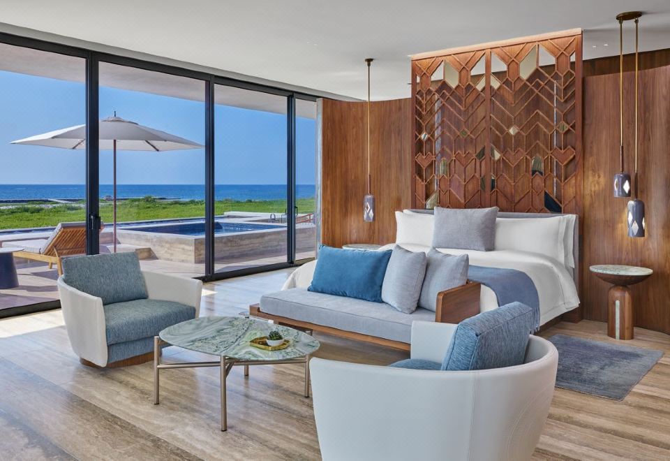 2 卧室總統套房， 卧室1:1張特大床 ， 卧室2:2張大床， 海景， 轉角房， 水池